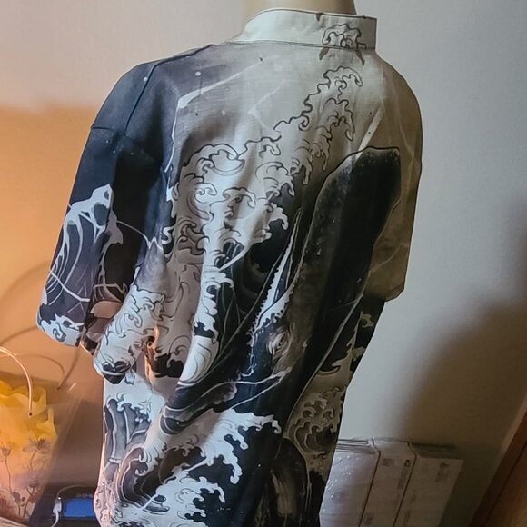 KANAGAWA WAVE 1831 WHALE JUMPING JAPAN MEN'S SIZE LARGE NWT - Picture 4 of 5